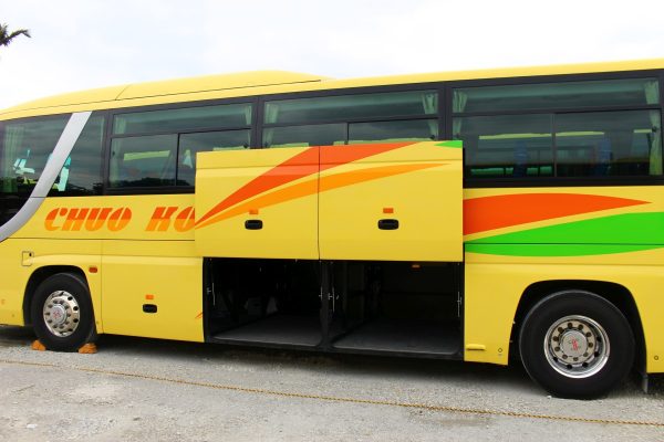 沖縄・貸切バス(中央交通)中型バス・トランク